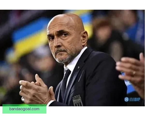 斯帕莱蒂称德罗西为足球之子之一并表示国家队仍需他的存在